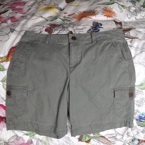 Edie Bauer shorts 8"